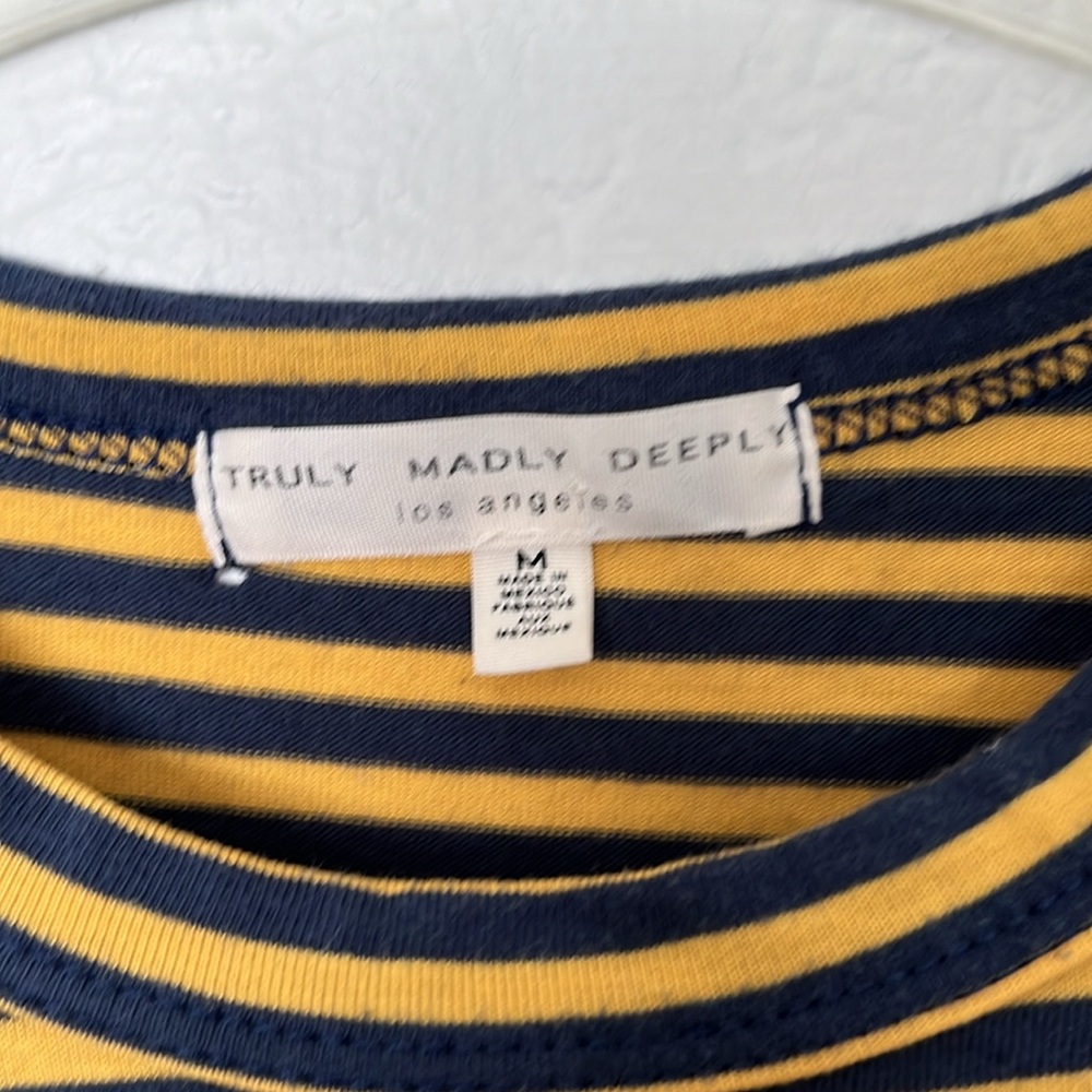 8 BALL T-SHIRT BY TRULY MADLY DEEPLY L.A. DK NAVY&YELLOW STRIPES SZ M GREAT COND - Picture 3 of 4